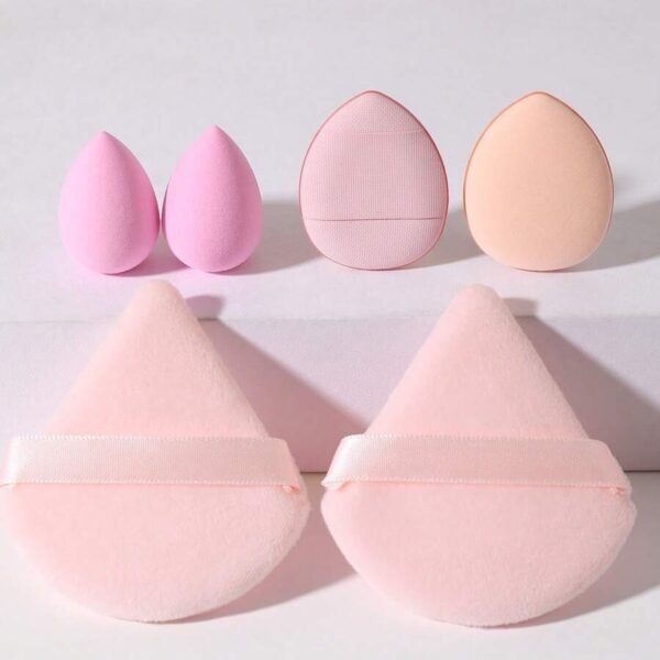 bundle of 5 mixed blending sponges and powder puff